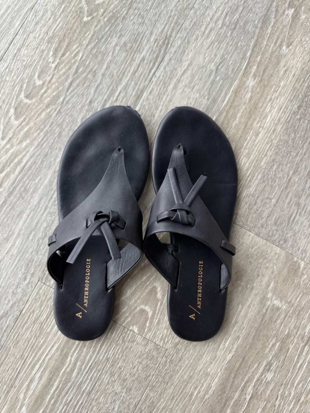 Anthropologie Black Leather Knotted Toe-Loop Sandals - Picture 2 of 3